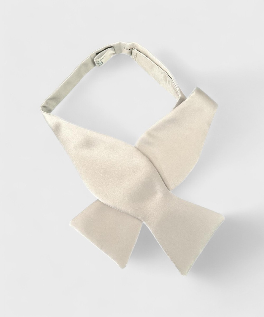 Galise self-tie bow tie in satin silk, pearl grey