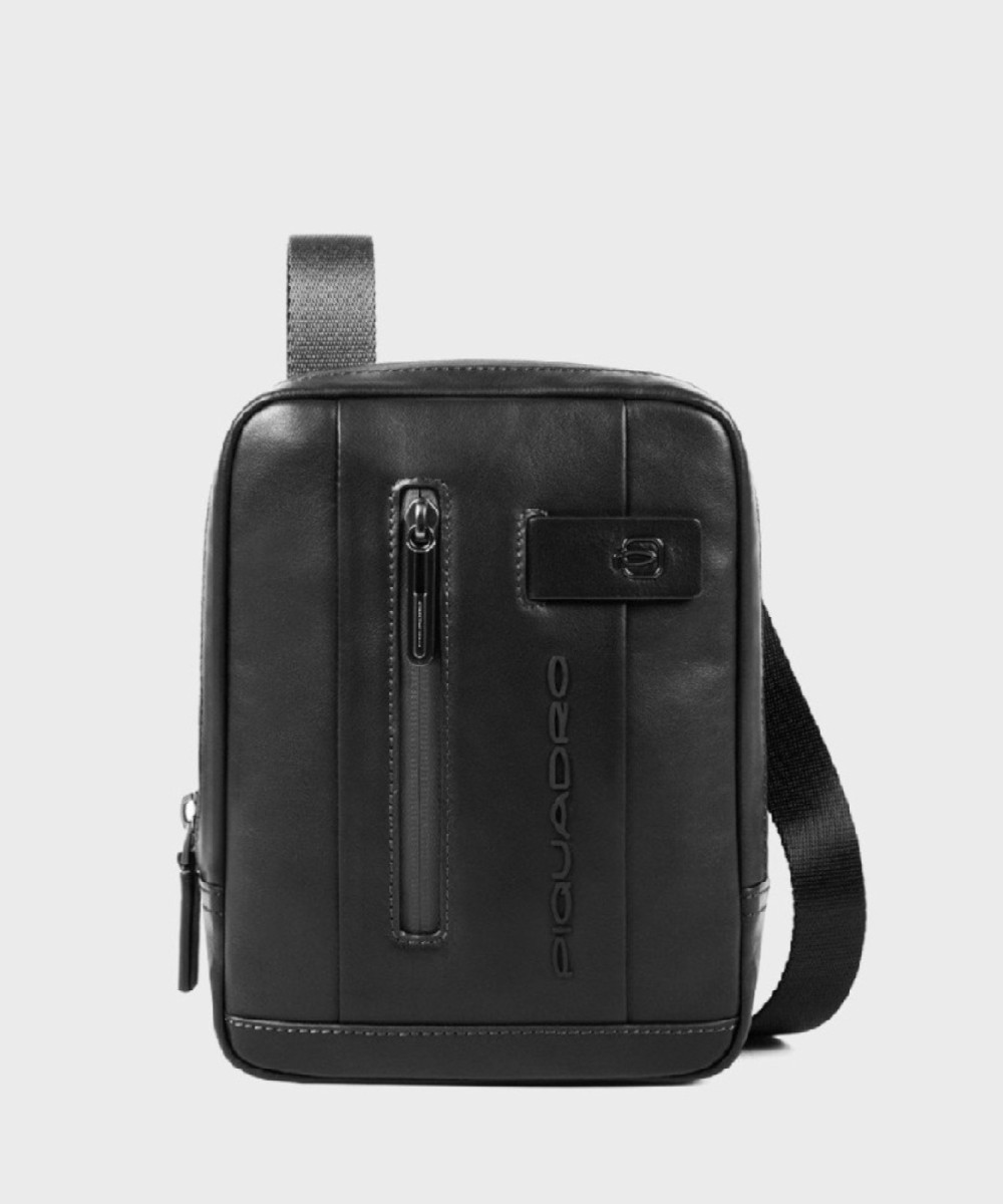 Piquadro Urban small shoulder bag, black