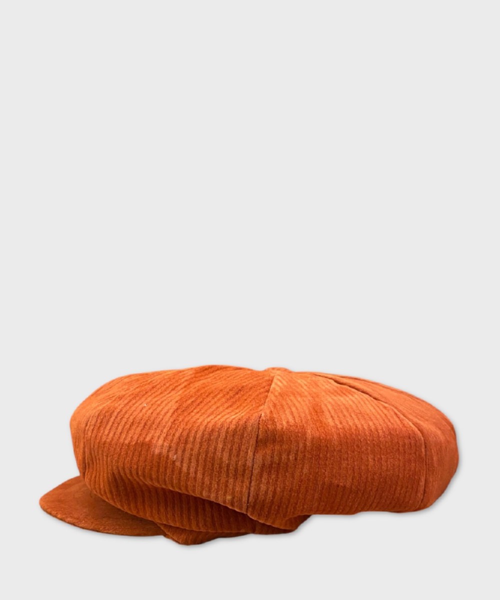 Galise 8-slice derby cap in velvet, rust