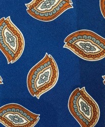 Arcuri three-fold silk tie with blue paisley pattern