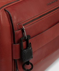 Piquadro key ring with built-in tracker