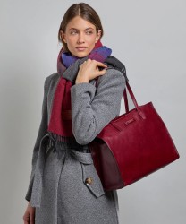 The Bridge Mirra zip-up shopping bag in Barolo red leather