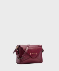 The Bridge Frida camera bag in Barolo red leather