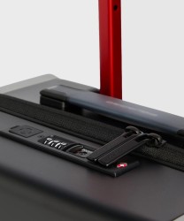 Piquadro x Audi Revolut F1 trolley cabina slim a 4 ruote in policarbonato nero con lucchetto TSA e USB
