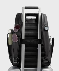 Piquadro Victor zaino da viaggio in pelle porta PC 14 pollici con ricarica wireless nero
